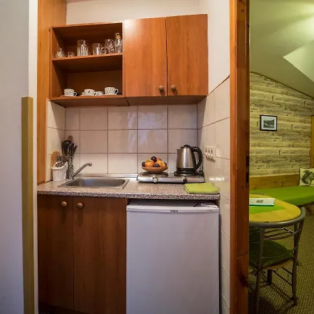 Jasna Veverica شقة